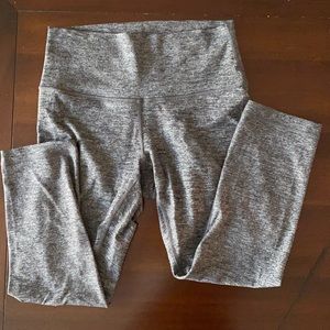 Lululemon leggings size 6 with tote bag